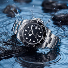 40mm self-winding diver's watch above water