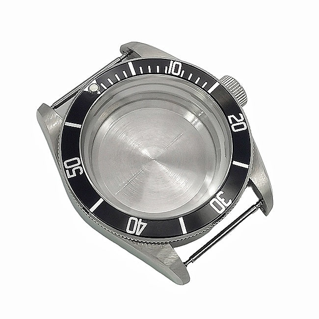Diver-style case with a black bezel